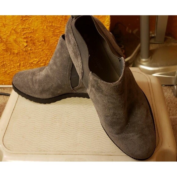 NATURALIZER "Darena" Ankle Bootie 7W - Picture 1 of 6